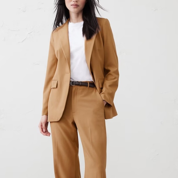 Brown Women's Blazer by Banana Republic 🪴price firm🪴 - Picture 1 of 9